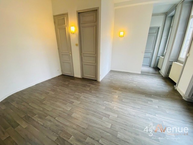 APPARTEMENT T2 A LOUER - ST ETIENNE CENTRE VILLE/REPUBLIQUE/FOURNEYRON - 43.95 m2 - 482 &euro; charges comprises par mois