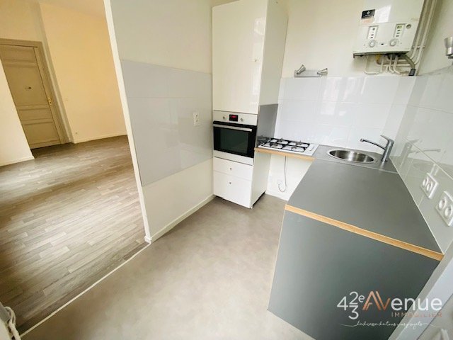 APPARTEMENT T2 A LOUER - ST ETIENNE CENTRE VILLE/REPUBLIQUE/FOURNEYRON - 43.95 m2 - 482 &euro; charges comprises par mois