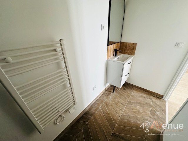 2 Pi�ces Refait � Neuf A LOUER - ST ETIENNE CHATEAUCREUX/FOURNEYRON - 32.77 m2 - 490�&euro; charges comprises par mois