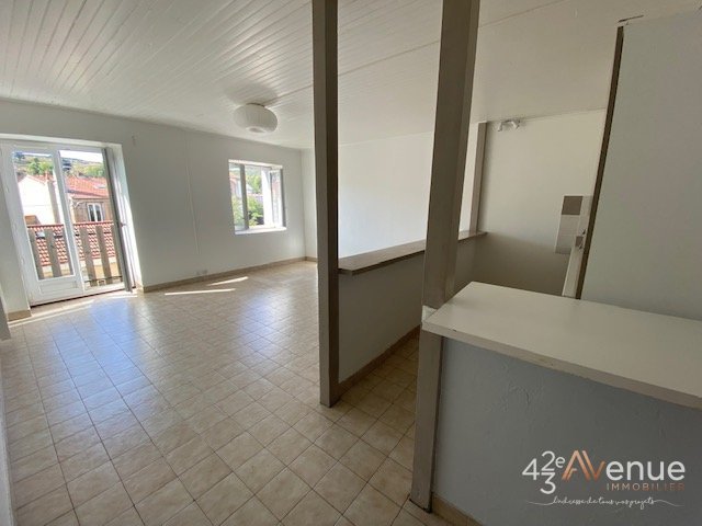 APPARTEMENT T2 - ST ETIENNE COLLINE DES PERES - 56.83 m2 - LOU&Eacute;