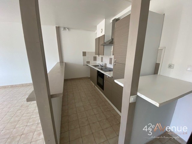 APPARTEMENT T2 - ST ETIENNE COLLINE DES PERES - 56.83 m2 - LOU&Eacute;