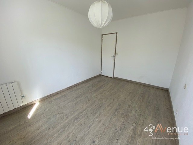APPARTEMENT T2 - ST ETIENNE COLLINE DES PERES - 56.83 m2 - LOU&Eacute;