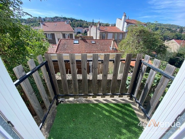 APPARTEMENT T2 - ST ETIENNE COLLINE DES PERES - 56.83 m2 - LOU&Eacute;