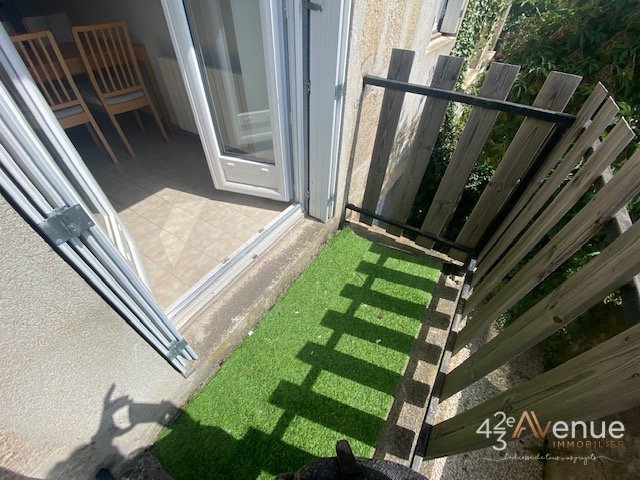 APPARTEMENT T2 - ST ETIENNE COLLINE DES PERES - 56.83 m2 - LOU&Eacute;