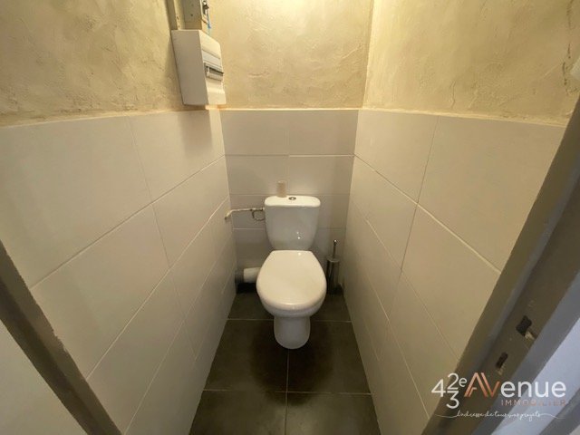 APPARTEMENT T2 - ST ETIENNE COLLINE DES PERES - 56.83 m2 - LOU&Eacute;