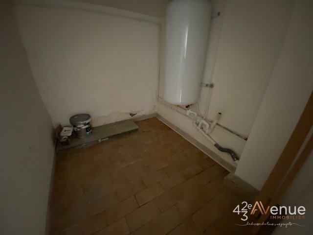 APPARTEMENT T2 - ST ETIENNE COLLINE DES PERES - 56.83 m2 - LOU&Eacute;