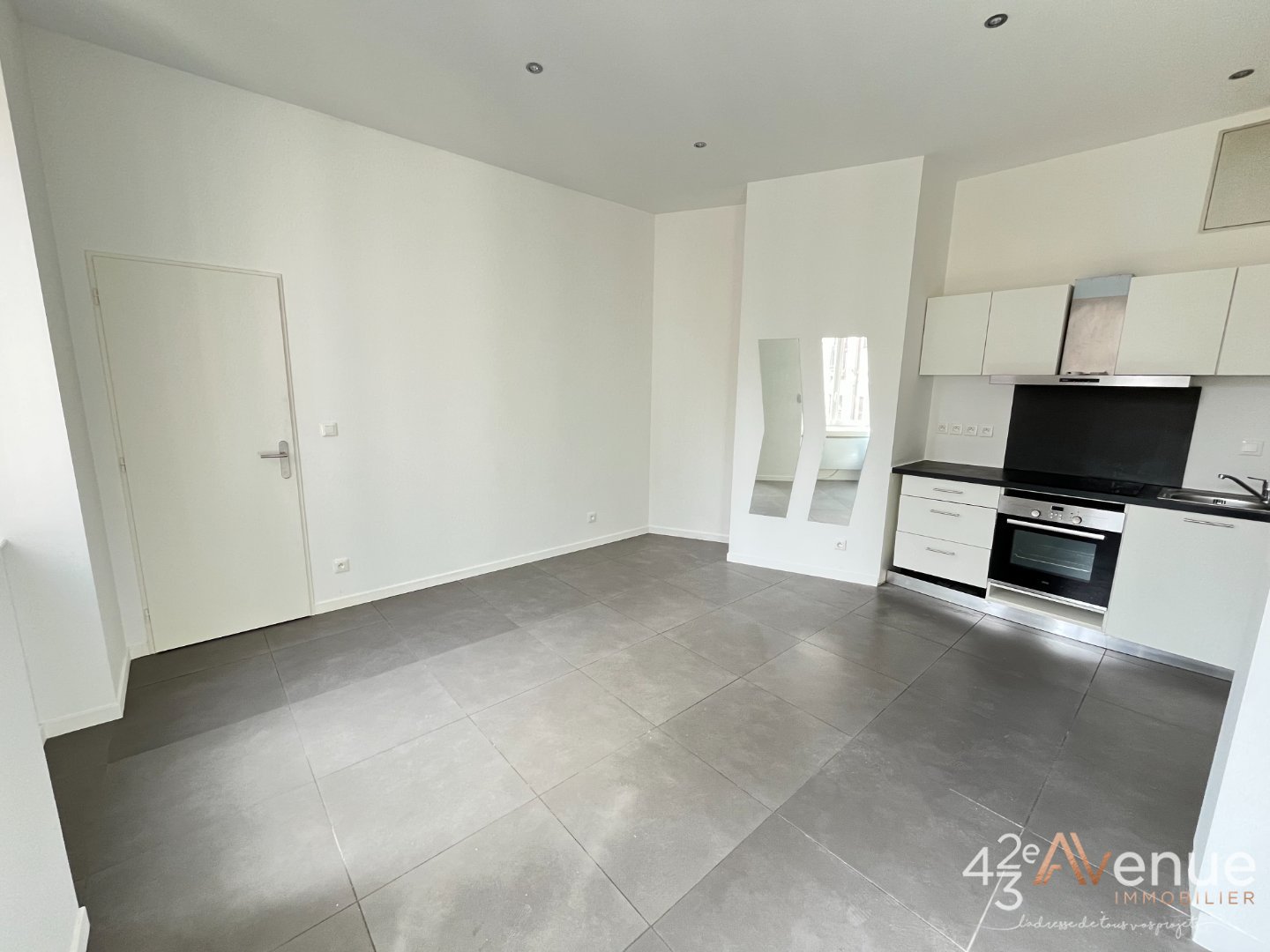 APPARTEMENT T2 - ST ETIENNE DORIAN / PEUPLE - 30.9 m2 - LOUÉ