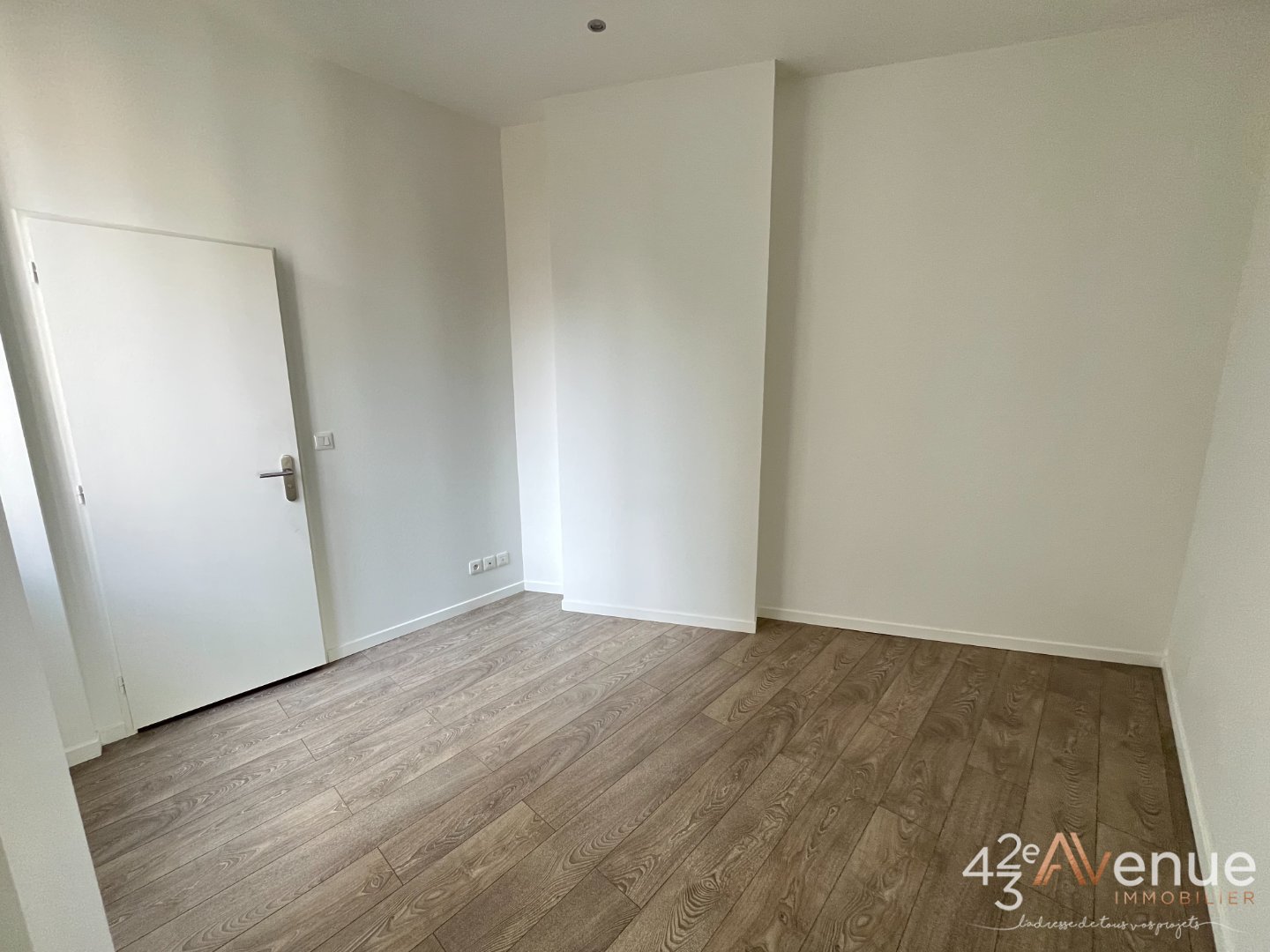 APPARTEMENT T2 - ST ETIENNE DORIAN / PEUPLE - 30.9 m2 - LOUÉ