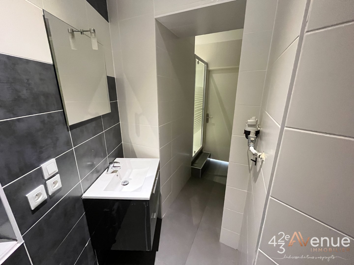 APPARTEMENT T2 - ST ETIENNE DORIAN / PEUPLE - 30.9 m2 - LOUÉ