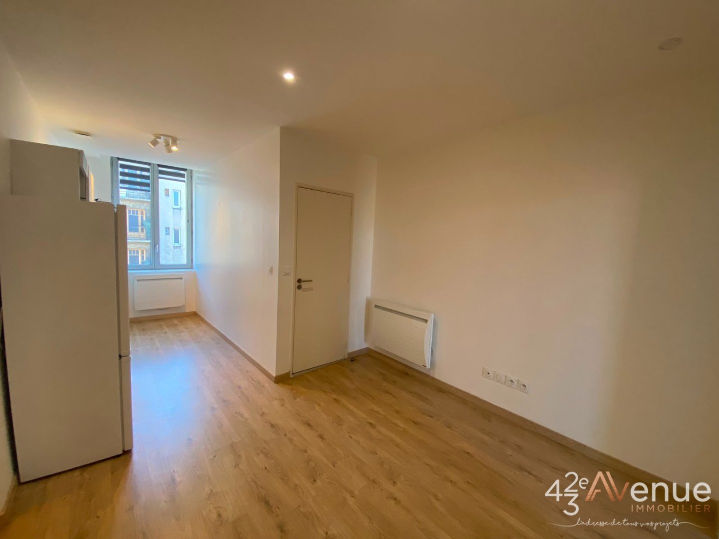 APPARTEMENT T2 A LOUER - ST ETIENNE FAC TREFILERIE/CENTRE II - 31.25 m2 - 460 &euro; charges comprises par mois