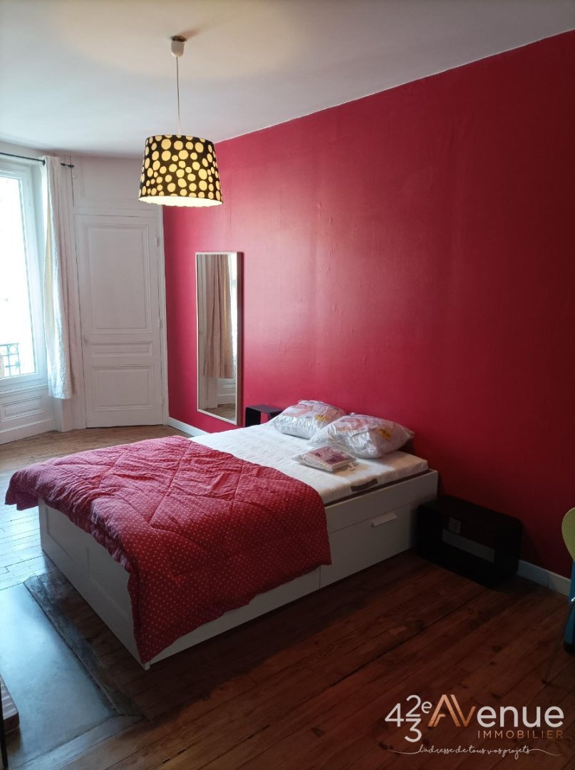 APPARTEMENT T2 A LOUER - ST ETIENNE FAC TREFILERIE - 66.89 m2 - 515�&euro; charges comprises par mois