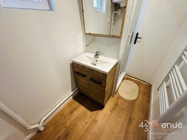 T2 Meubl� A LOUER - ST ETIENNE Fac Tr�filerie - 33.81 m2 - 395�&euro; charges comprises par mois