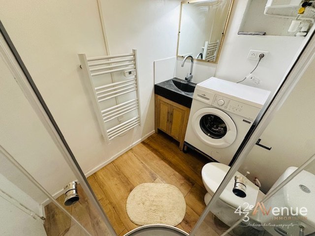 T2 MEUBLE A LOUER - ST ETIENNE FAC TREFILERIE - 33.59 m2 - 395�&euro; charges comprises par mois