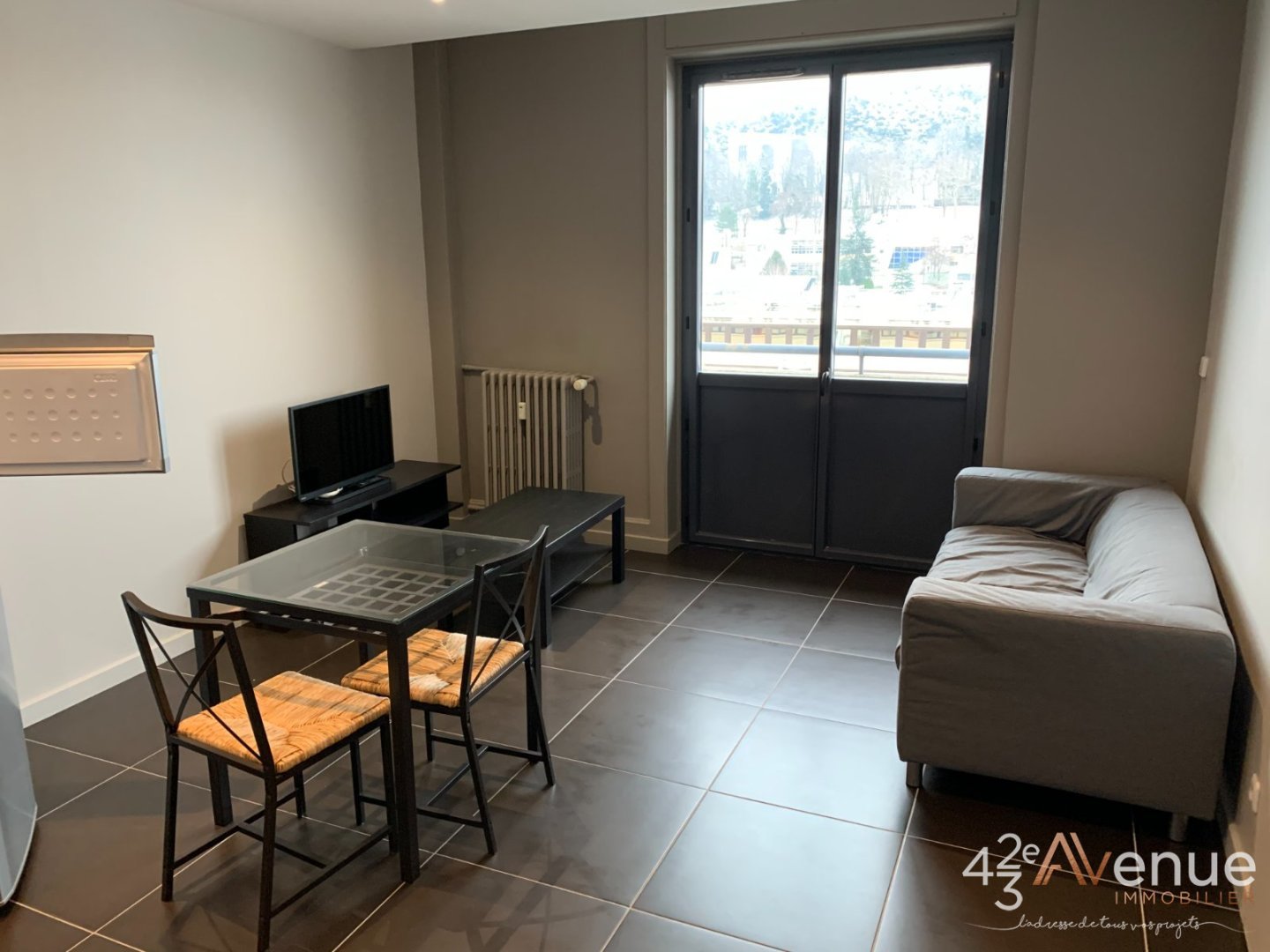 APPARTEMENT T2 A LOUER - ST ETIENNE FACE AU LYCEE FAURIEL/LIBERATION - 34.09 m2 - 525 &euro; charges comprises par mois