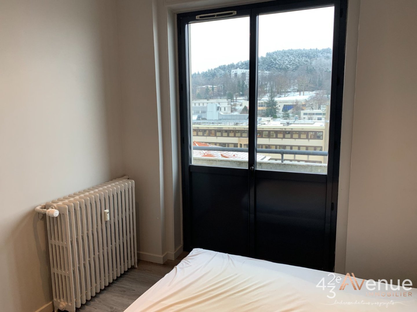 APPARTEMENT T2 A LOUER - ST ETIENNE FACE AU LYCEE FAURIEL/LIBERATION - 34.09 m2 - 525 &euro; charges comprises par mois