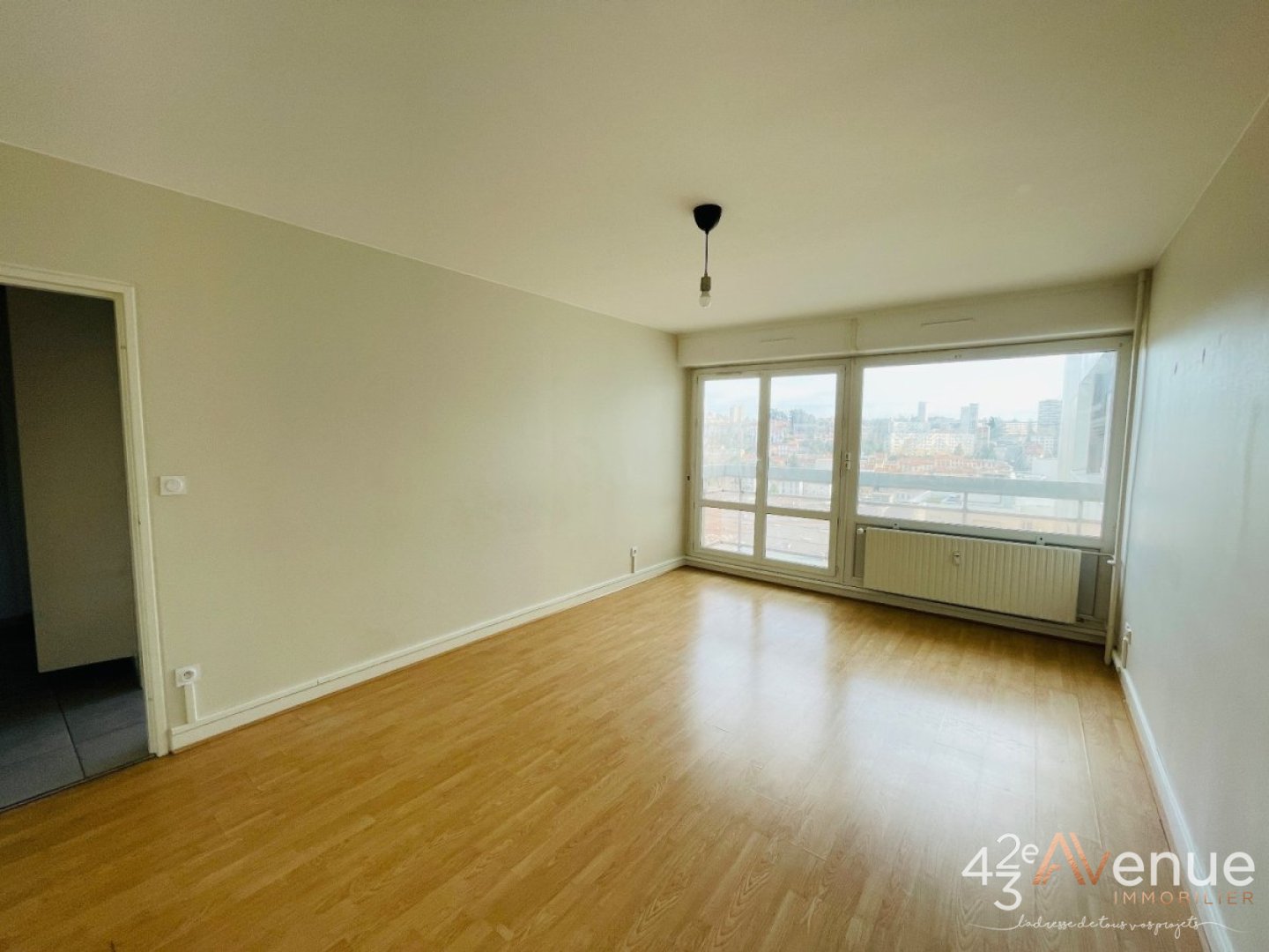 APPARTEMENT T2 A LOUER - ST ETIENNE FACULTE   CENTRE DEUX - 56.06 m2 - 498€ charges comprises par mois