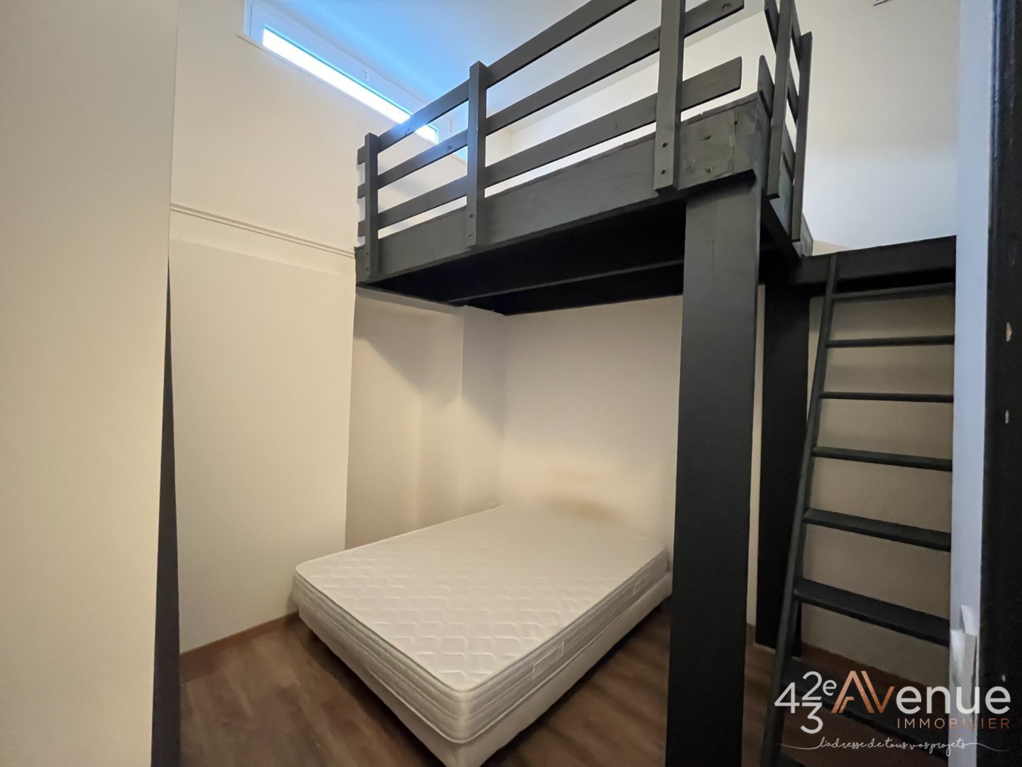 APPARTEMENT T2 - ST ETIENNE FACULTE   CENTRE DEUX - 43.98 m2 - LOU&Eacute;