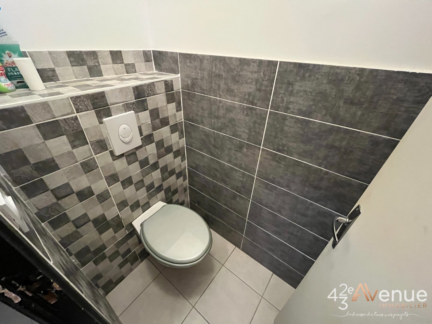 APPARTEMENT T2 - ST ETIENNE FACULTE   CENTRE DEUX - 43.98 m2 - LOU&Eacute;