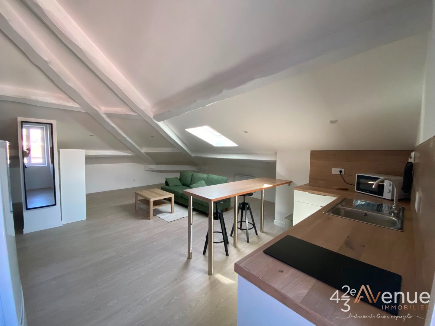 APPARTEMENT T2 A LOUER - ST ETIENNE FACULTE   CENTRE DEUX - 62.45 m2 - 550 &euro; charges comprises par mois