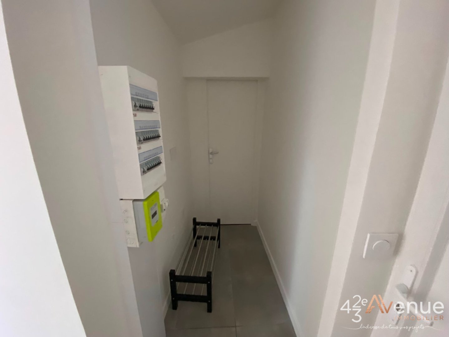 APPARTEMENT T2 A LOUER - ST ETIENNE FACULTE   CENTRE DEUX - 62.45 m2 - 550 &euro; charges comprises par mois