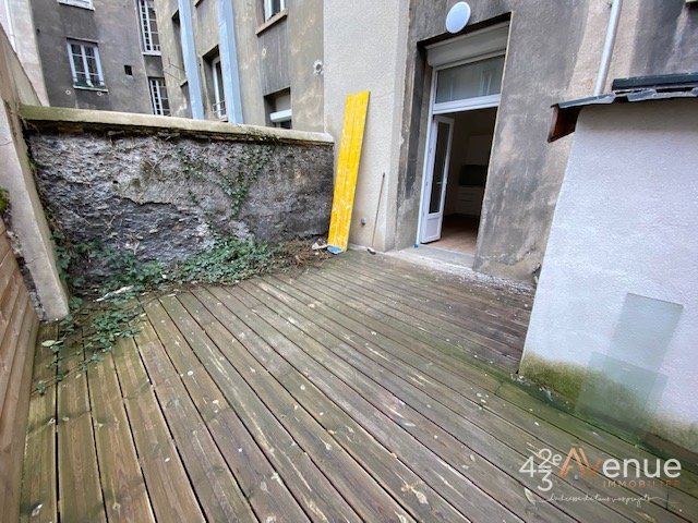T2 avec Terrasse A LOUER - ST ETIENNE FACULTE   CENTRE DEUX - 30.15 m2 - 480 &euro; charges comprises par mois