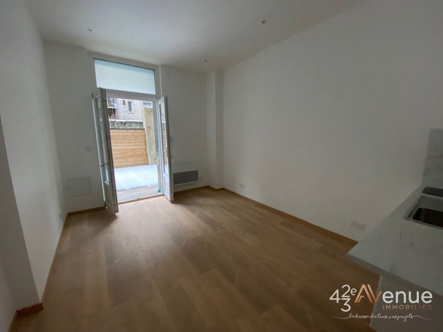 T2 avec Terrasse A LOUER - ST ETIENNE FACULTE   CENTRE DEUX - 30.15 m2 - 480 &euro; charges comprises par mois