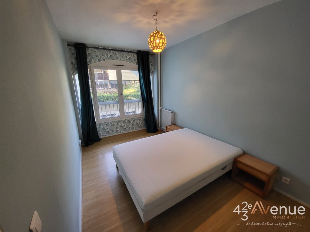 APPARTEMENT T2 - ST ETIENNE FACULTE   CENTRE DEUX - 52.28 m2 - LOU&Eacute;