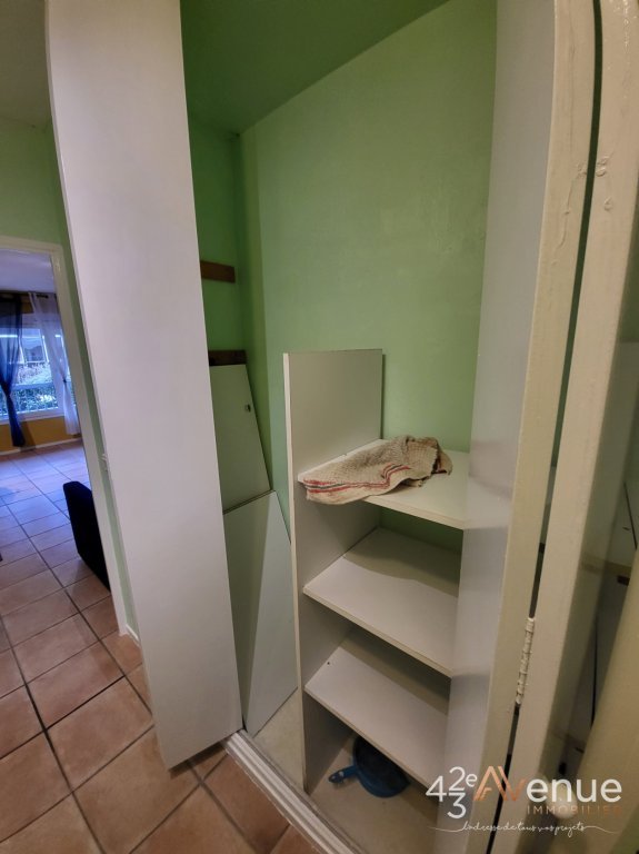 APPARTEMENT T2 - ST ETIENNE FACULTE   CENTRE DEUX - 52.28 m2 - LOU&Eacute;