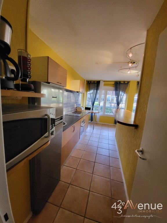 APPARTEMENT T2 - ST ETIENNE FACULTE   CENTRE DEUX - 52.28 m2 - LOU&Eacute;