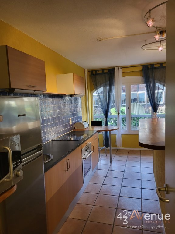 APPARTEMENT T2 - ST ETIENNE FACULTE   CENTRE DEUX - 52.28 m2 - LOU&Eacute;