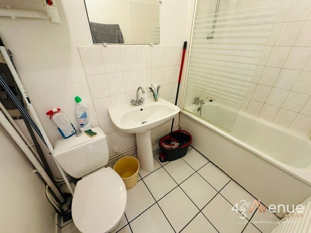 Petit 2 pièces Meublé A LOUER - ST ETIENNE Fauriel/Métare - 21.83 m2 - 430 &euro; charges comprises par mois