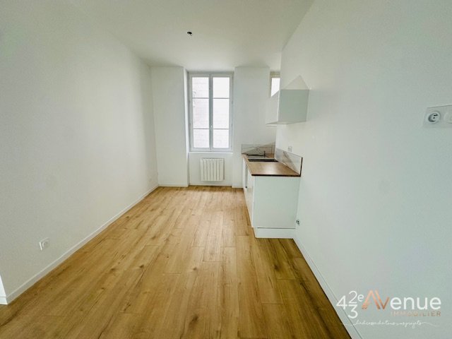 APPARTEMENT T2 A LOUER - ST ETIENNE FOURNEYRON/CHATEAUCREUX - 31.36 m2 - 470�&euro; charges comprises par mois