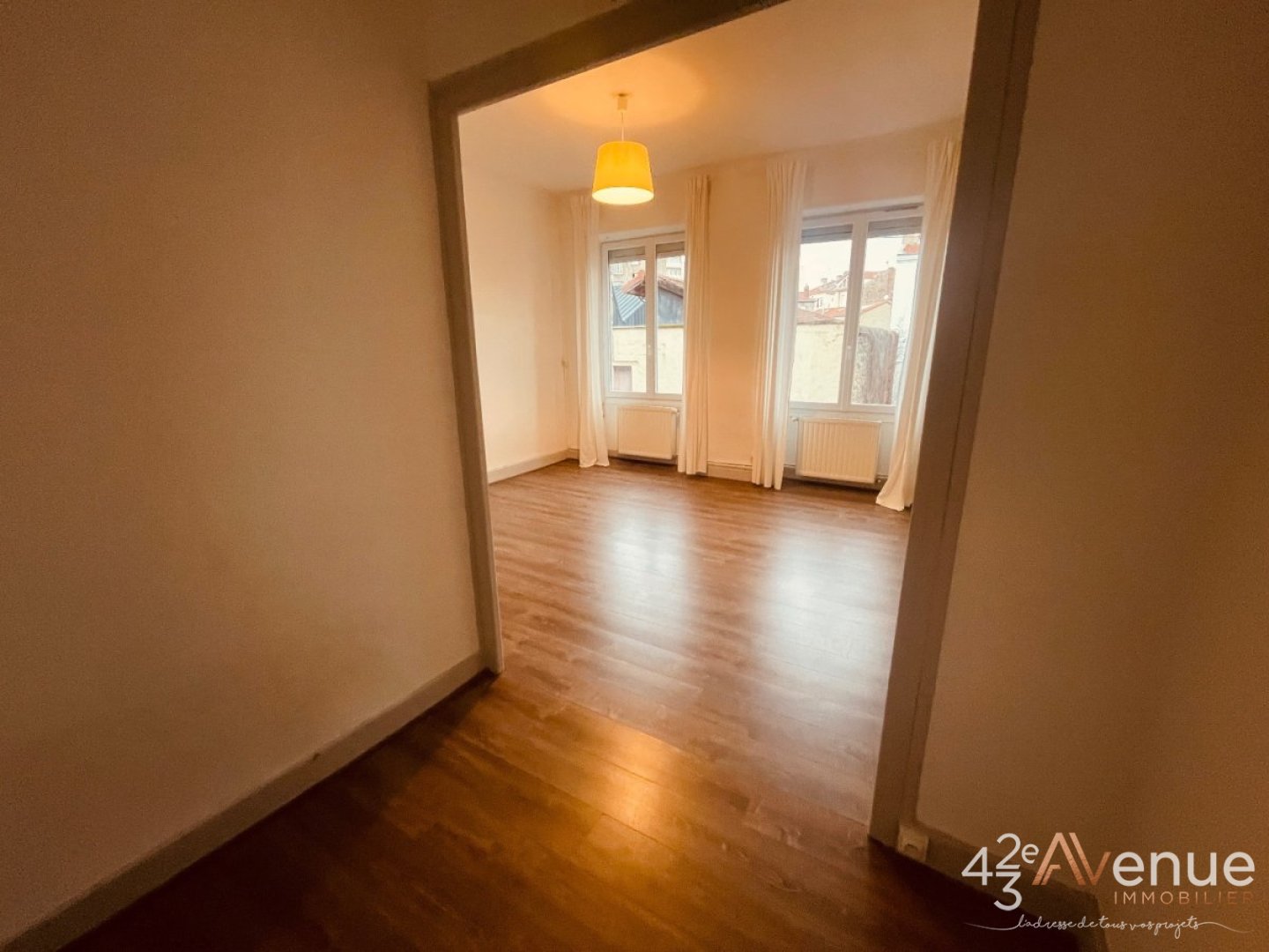 Grand T2 A LOUER - ST ETIENNE HAUT DE JACQUARD/PUITS DE LA LOIRE - 59.57 m2 - 431 &euro; charges comprises par mois