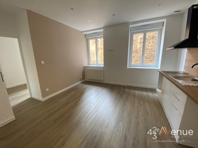 APPARTEMENT T2 A LOUER - ST ETIENNE HOTEL DE VILLE - 30.3 m2 - 465€ charges comprises par mois