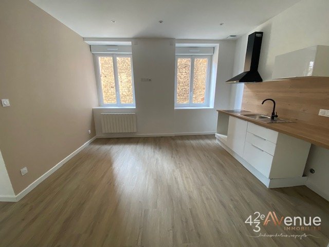 APPARTEMENT T2 - ST ETIENNE HOTEL DE VILLE - 30.3 m2 - LOUÉ
