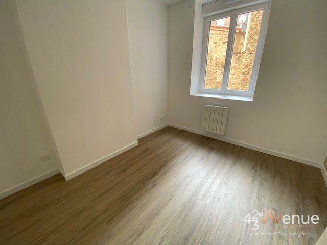 APPARTEMENT T2 - ST ETIENNE HOTEL DE VILLE - 30.3 m2 - LOUÉ