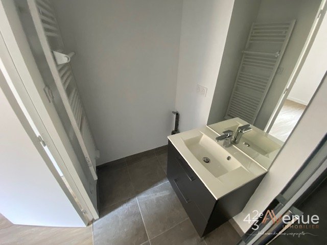 APPARTEMENT T2 - ST ETIENNE HOTEL DE VILLE - 30.3 m2 - LOUÉ