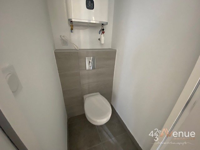 APPARTEMENT T2 - ST ETIENNE HOTEL DE VILLE - 30.3 m2 - LOUÉ