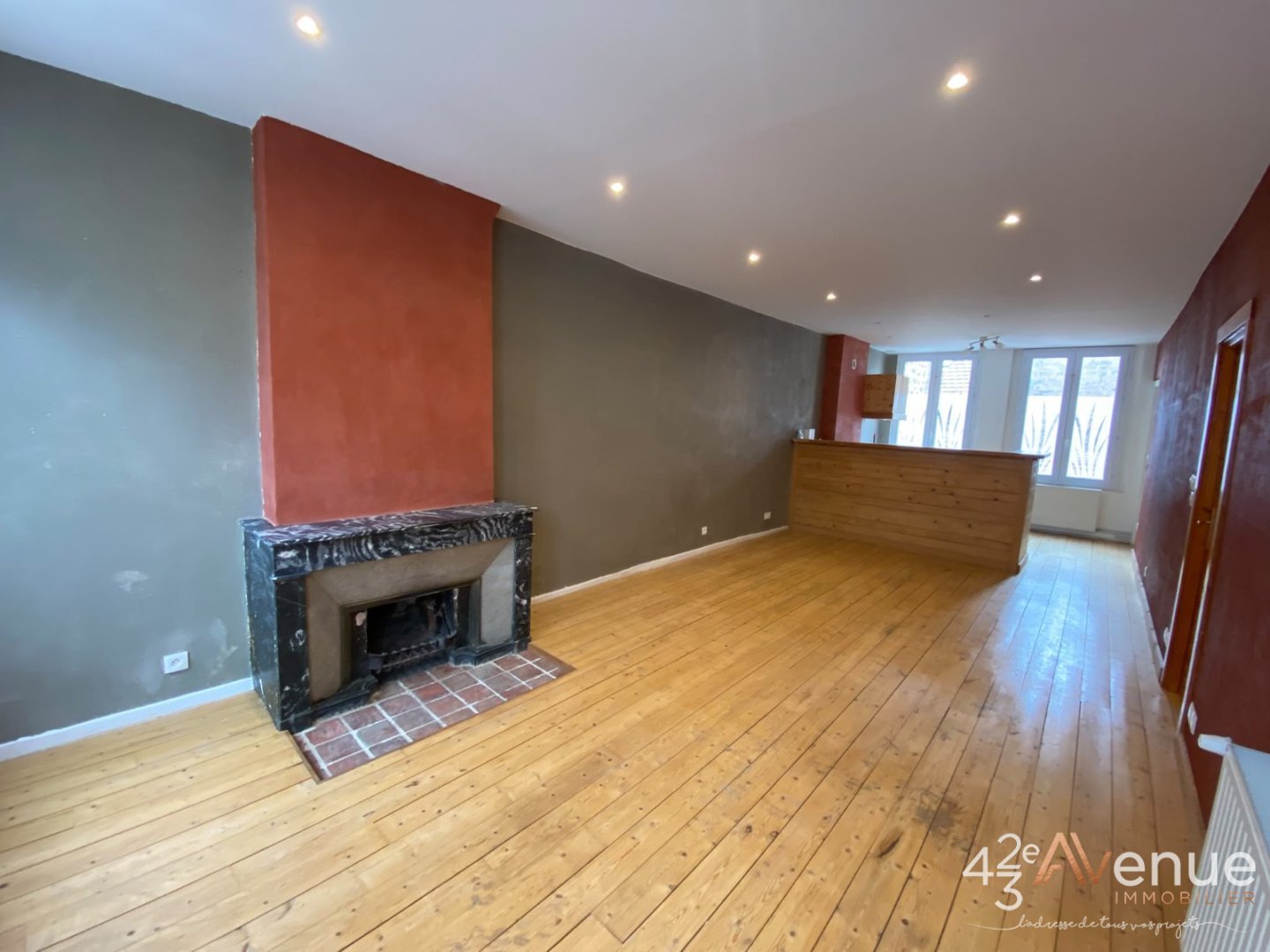 APPARTEMENT T2 A LOUER - ST ETIENNE HYPER CENTRE/DORIAN - 62.88 m2 - 550 &euro; charges comprises par mois