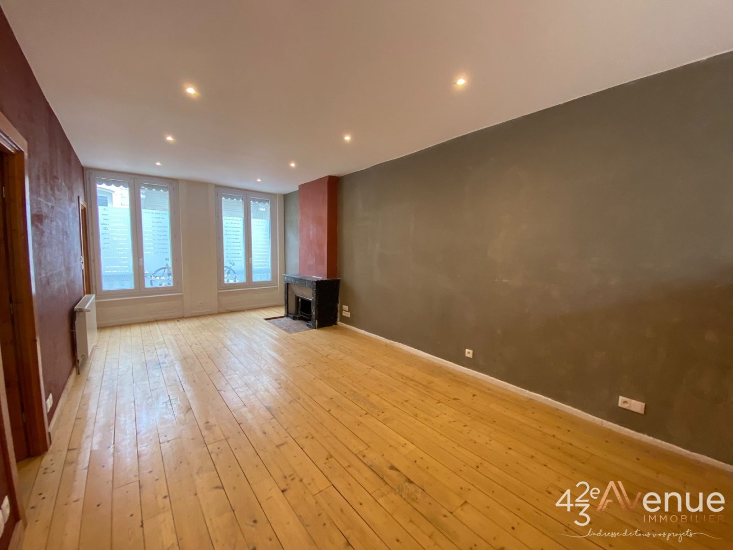 APPARTEMENT T2 A LOUER - ST ETIENNE HYPER CENTRE/DORIAN - 62.88 m2 - 550 &euro; charges comprises par mois