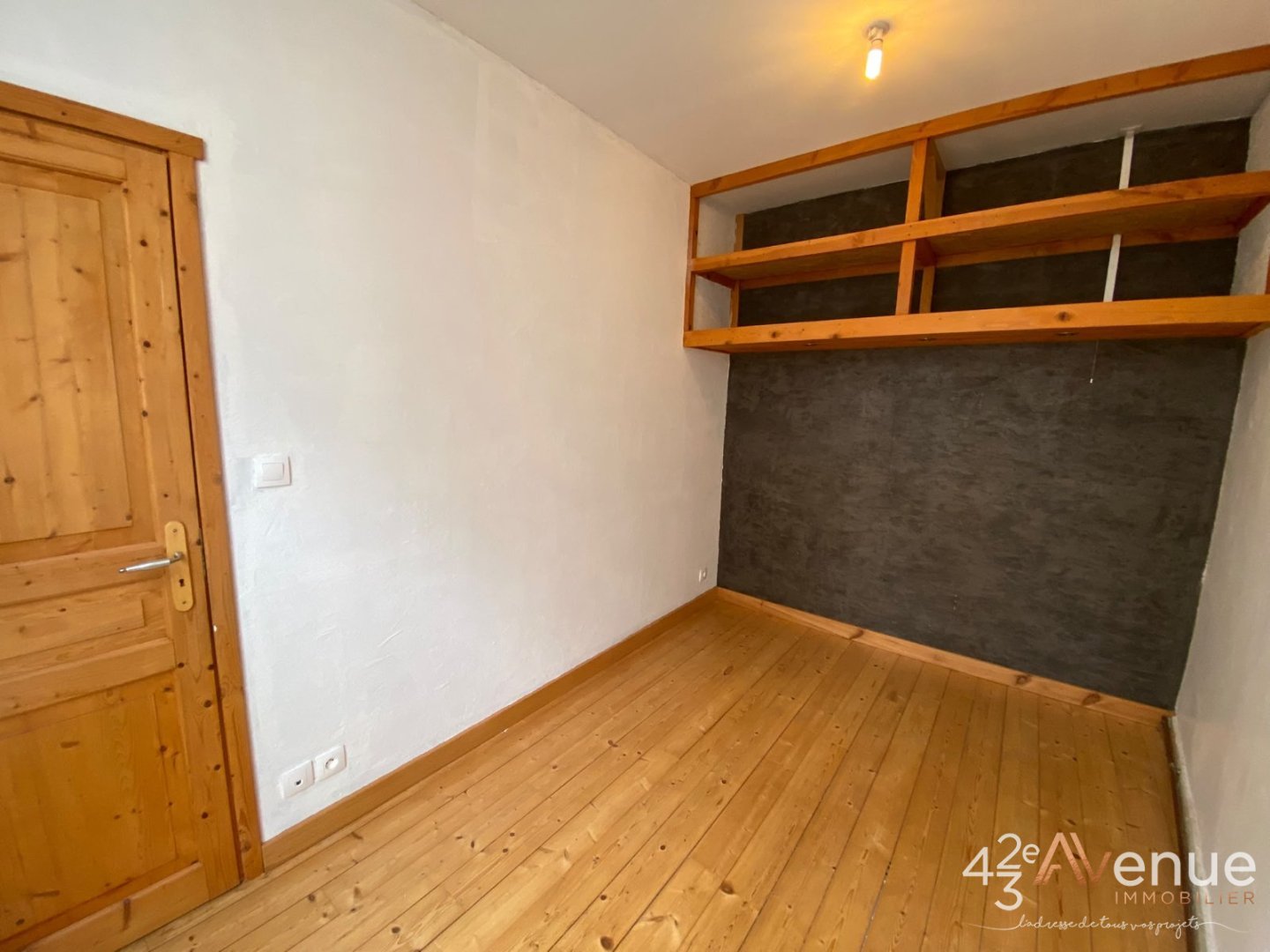 APPARTEMENT T2 A LOUER - ST ETIENNE HYPER CENTRE/DORIAN - 62.88 m2 - 550 &euro; charges comprises par mois