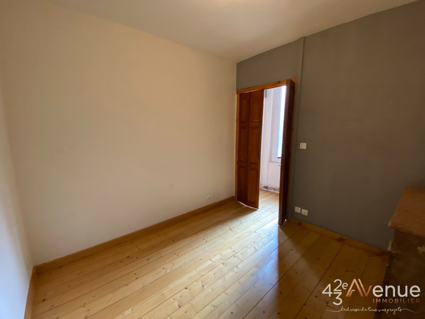 APPARTEMENT T2 A LOUER - ST ETIENNE HYPER CENTRE/DORIAN - 62.88 m2 - 550 &euro; charges comprises par mois