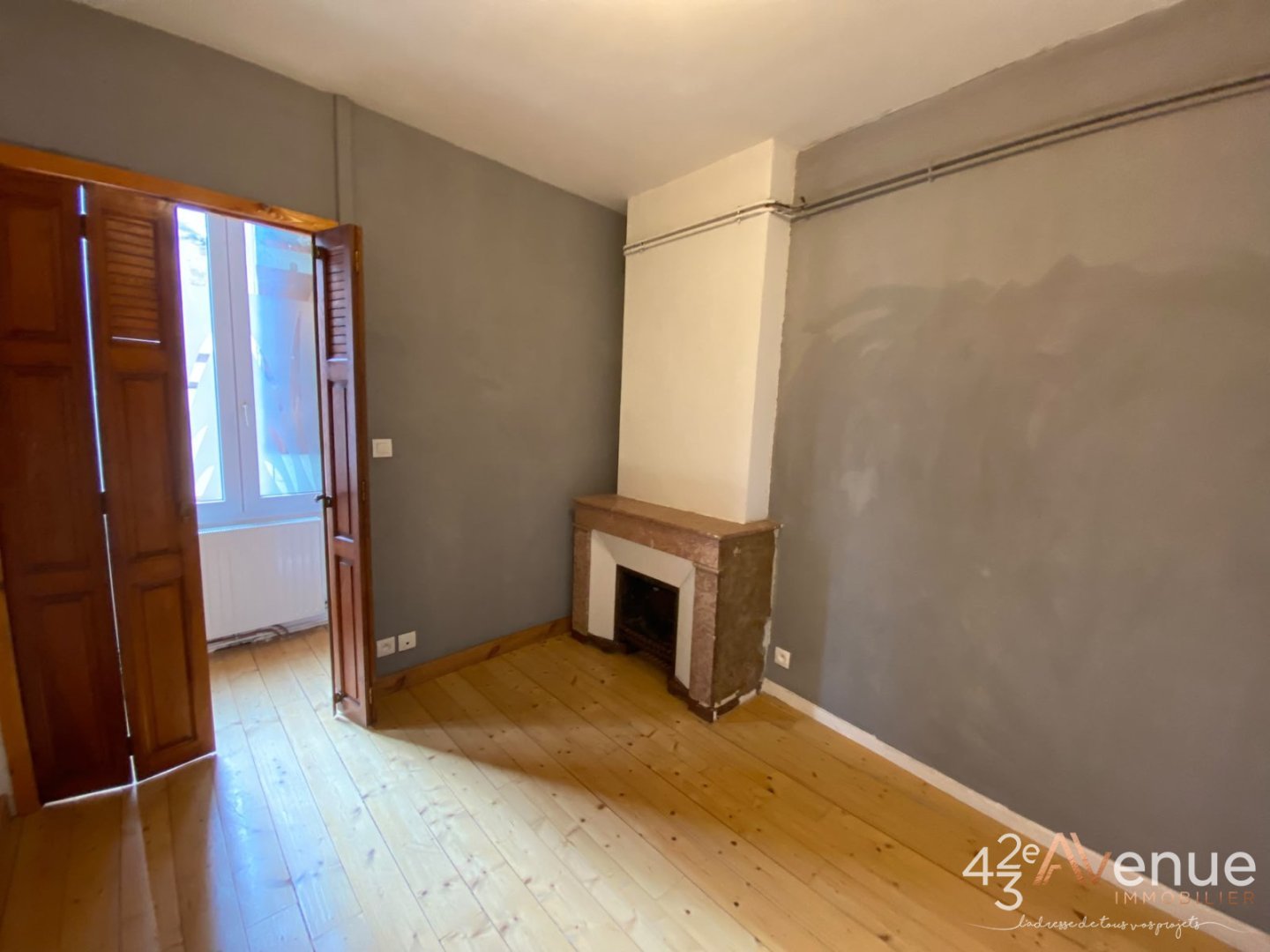 APPARTEMENT T2 A LOUER - ST ETIENNE HYPER CENTRE/DORIAN - 62.88 m2 - 550 &euro; charges comprises par mois