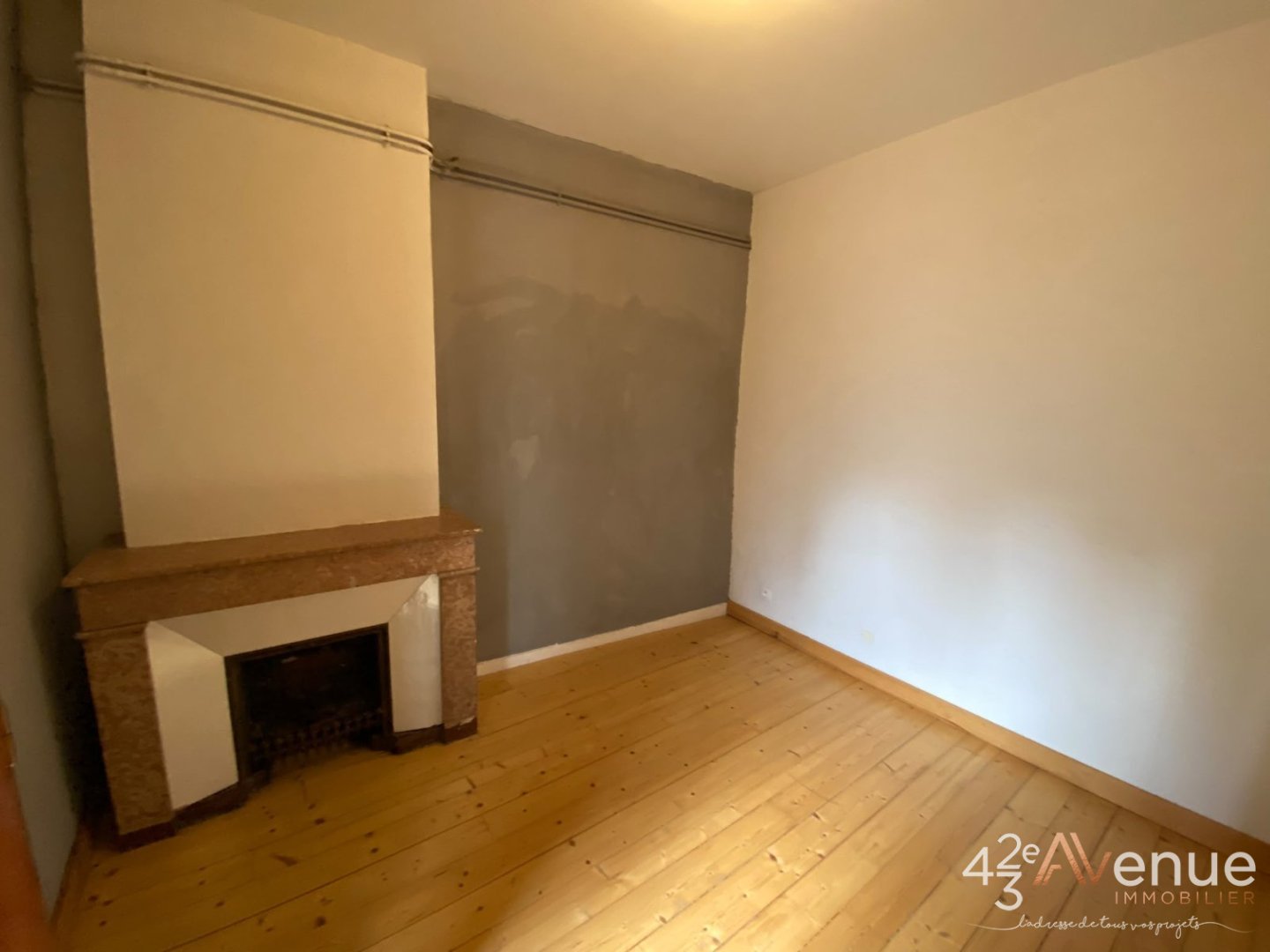 APPARTEMENT T2 A LOUER - ST ETIENNE HYPER CENTRE/DORIAN - 62.88 m2 - 550 &euro; charges comprises par mois