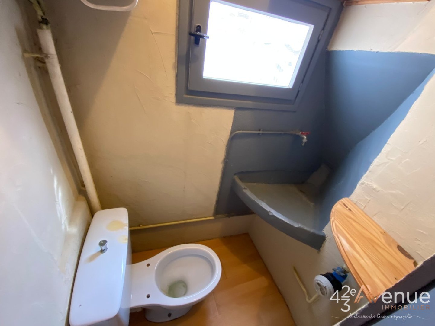 APPARTEMENT T2 A LOUER - ST ETIENNE HYPER CENTRE/DORIAN - 62.88 m2 - 550 &euro; charges comprises par mois