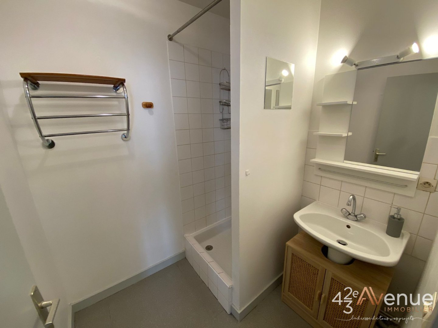 2 pi�ces Meubl� A LOUER - ST ETIENNE Jacquard/Jean Jaur�s - 34 m2 - 500�&euro; charges comprises par mois