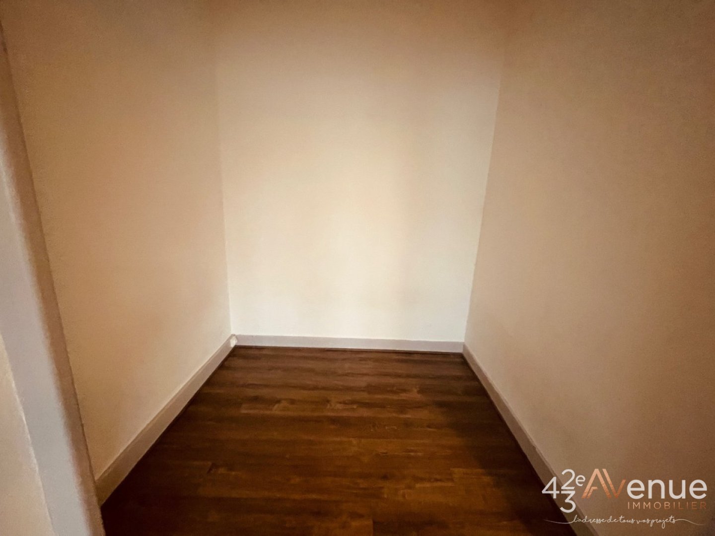 APPARTEMENT T2 - ST ETIENNE JACQUARD - 59.57 m2 - LOU&Eacute;