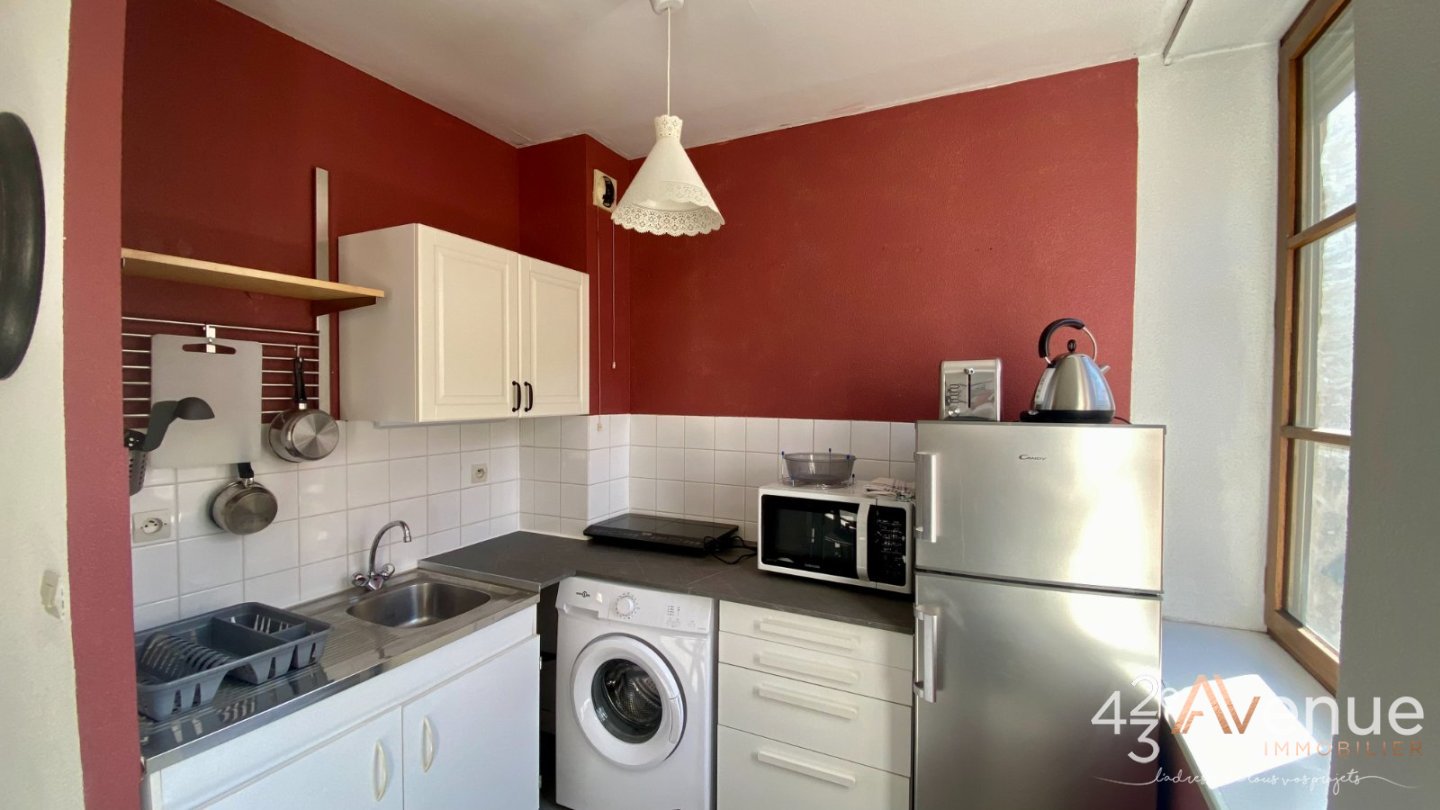 2 pices meubl A LOUER - ST ETIENNE JACQUARD - 43.4 m2 - 490€ charges comprises par mois