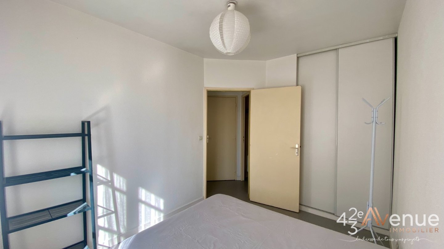 2 pices meubl A LOUER - ST ETIENNE JACQUARD - 43.4 m2 - 490€ charges comprises par mois