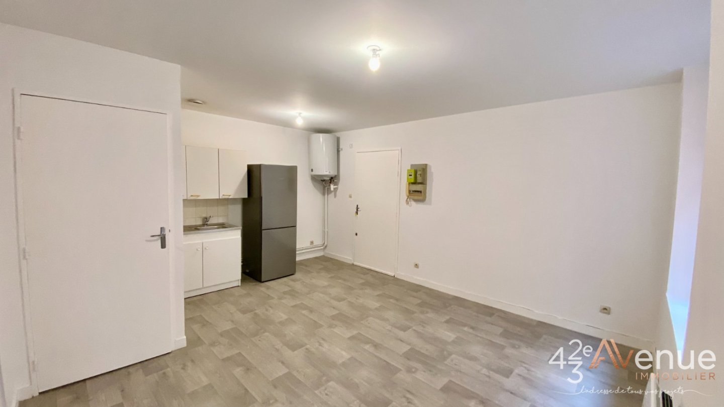 APPARTEMENT T2 A LOUER - ST ETIENNE JEAN-JAURES - 32.42 m2 - 390€ charges comprises par mois